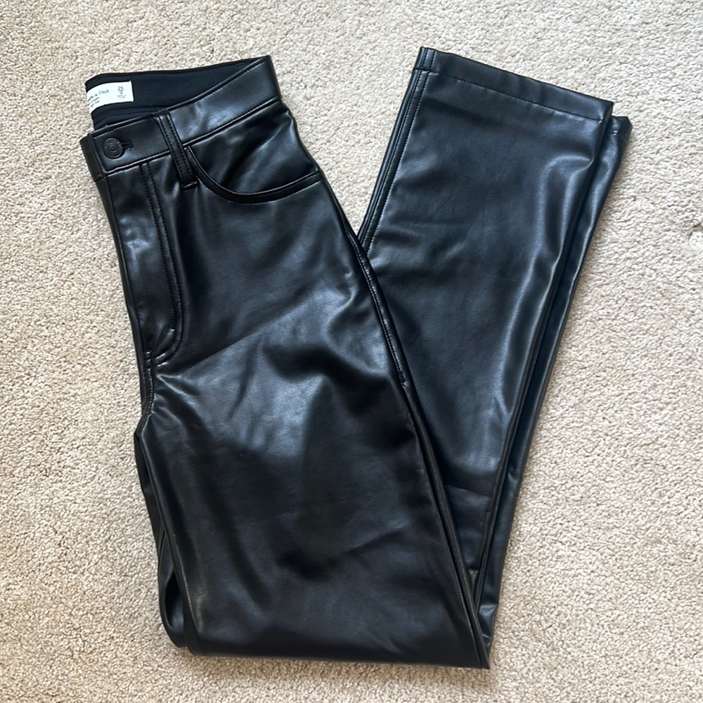 Abercrombie Vegan Leather The 90’s Straight Ultra High Rise Pant